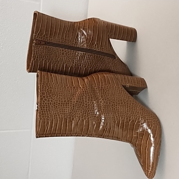 Bamboo 8 Croc Embossed High Heeled Pointed Toe Boot Bootie Tan Beige Bellflower - Picture 2 of 12